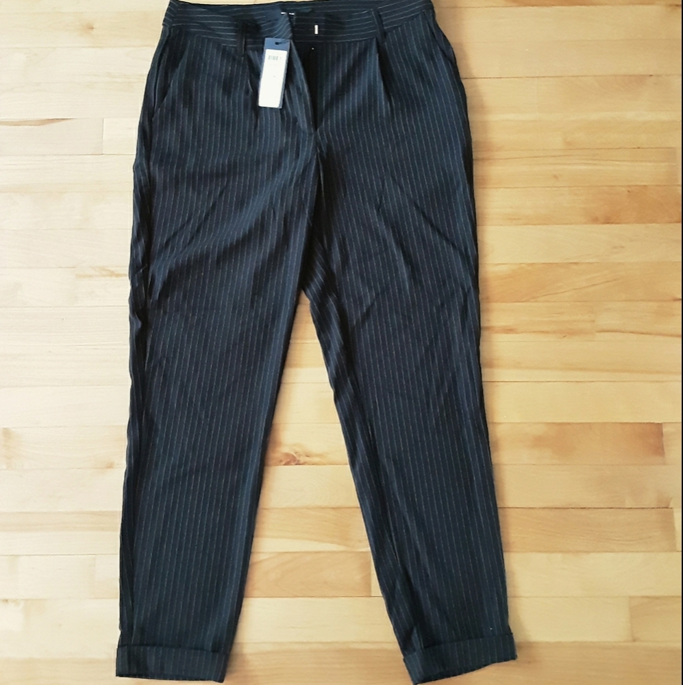 NWT vero moda size M stripped pants.  - 3 FOR 40$